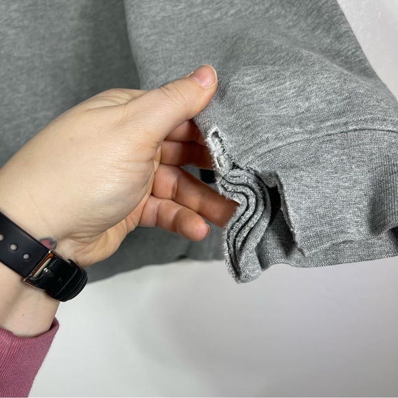 Sutton Sportswear, Big Sky Montana Embroidered Logo Pullover Sweatshirt. Small - Picture 4 of 7